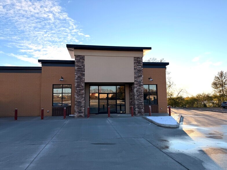 Primary Photo Of 8571 Cincinnati Dayton Rd, West Chester Freestanding For Lease