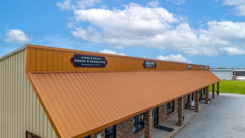More Photos Of 19095 S 125 Hwy, Fairland General Retail For Sale