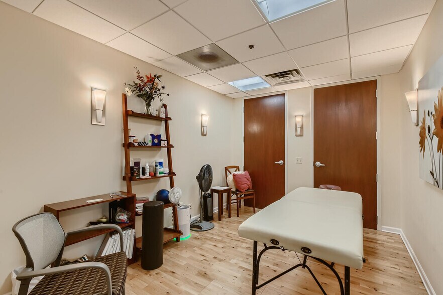 More Photos Of 1100 Central Ave, Wilmette Apartments For Lease