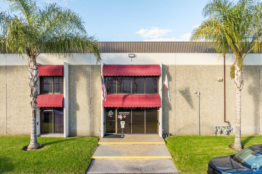 More Photos Of 12833 Monarch Ave, Garden Grove Warehouse For Sale