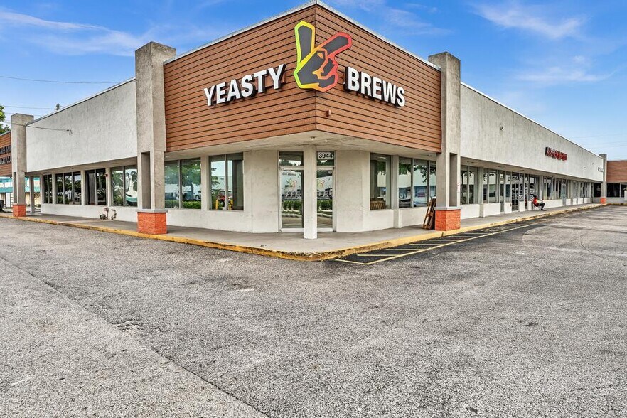 More Photos Of 3908 NW 19th St, Lauderhill Storefront For Sale