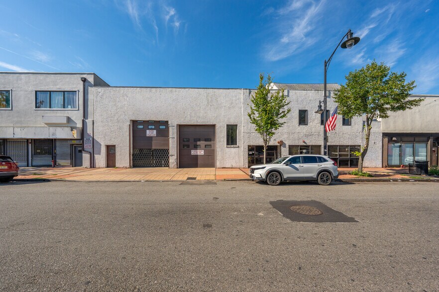More Photos Of 1050 Elizabeth Ave, Elizabeth Warehouse For Lease
