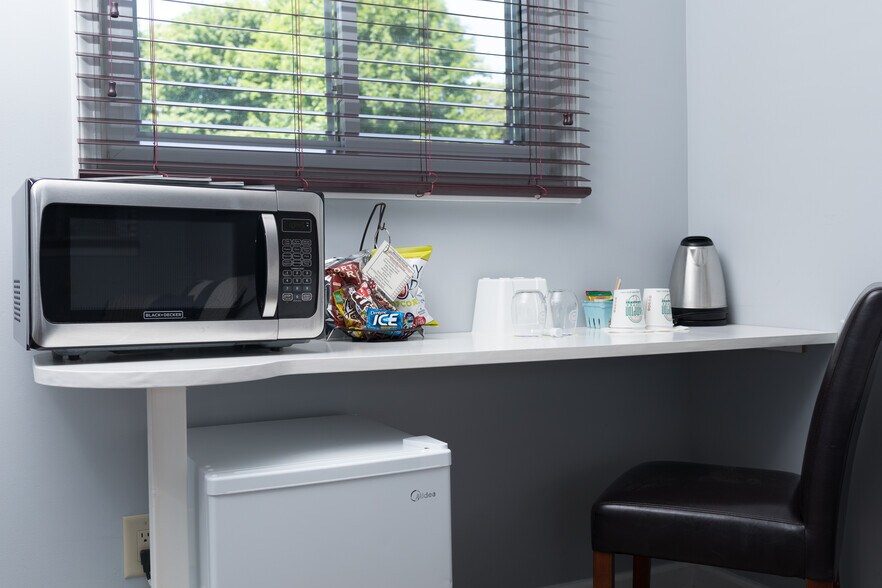 More Photos Of 1399 Main Road, Riverhead Hotel For Sale