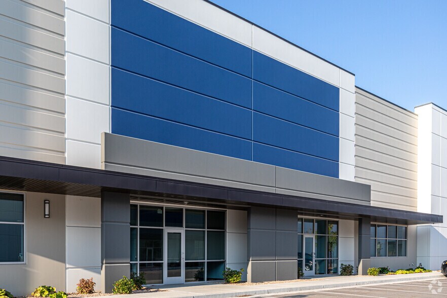 More Photos Of 1680 S Distribution Dr, Salt Lake City Warehouse For Lease