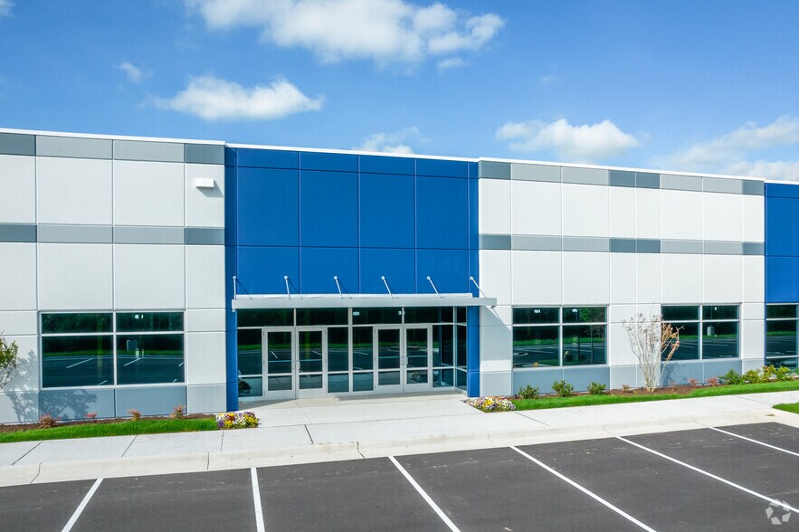 More Photos Of 650 Corporate Dr, Stafford Industrial For Lease