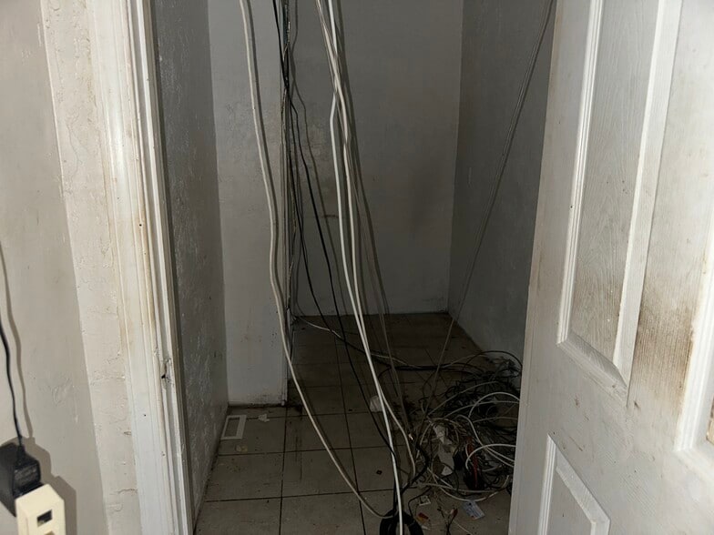 More Photos Of 4080 NW 12th St, Lauderhill Restaurant For Lease