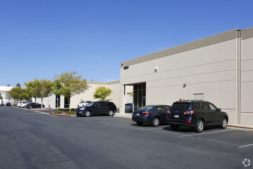 More Photos Of 41543 Cherry St, Murrieta Unknown For Lease