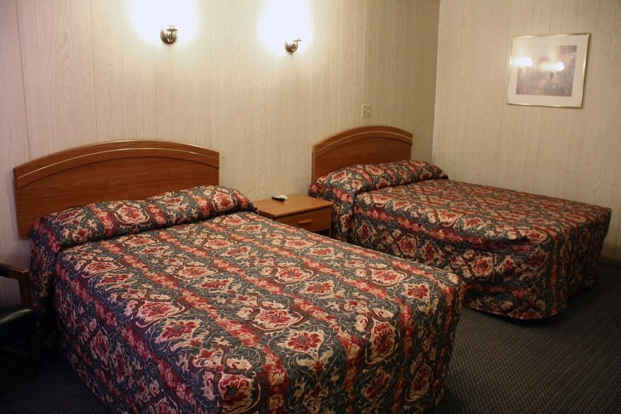 More Photos Of 10232 Orby Cantrell Hwy, Pound Hotel For Sale