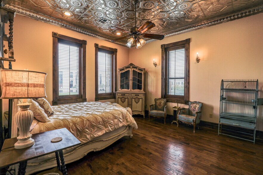 More Photos Of 119 N Main St, Jacksboro Hospitality For Sale