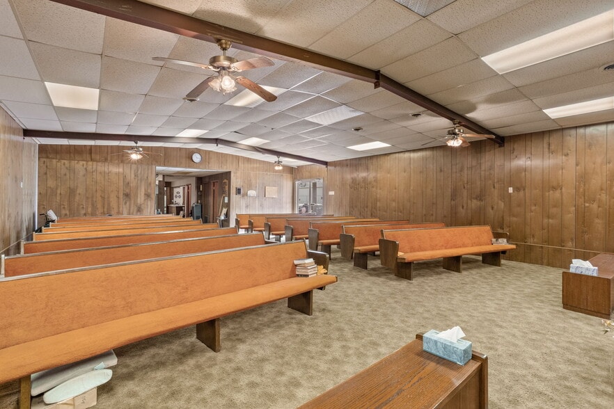 More Photos Of 9835 Frankoma Rd, Sapulpa Religious Facility For Sale