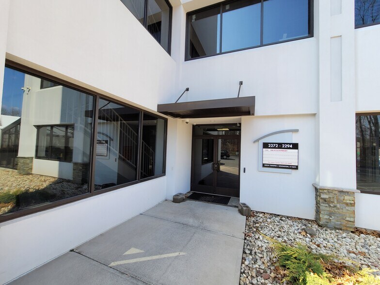 More Photos Of 2272-2288 Berlin Tpke, Newington Medical For Lease