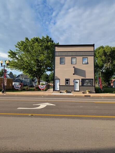 More Photos Of 518 W Main St, Kirkland Freestanding For Sale