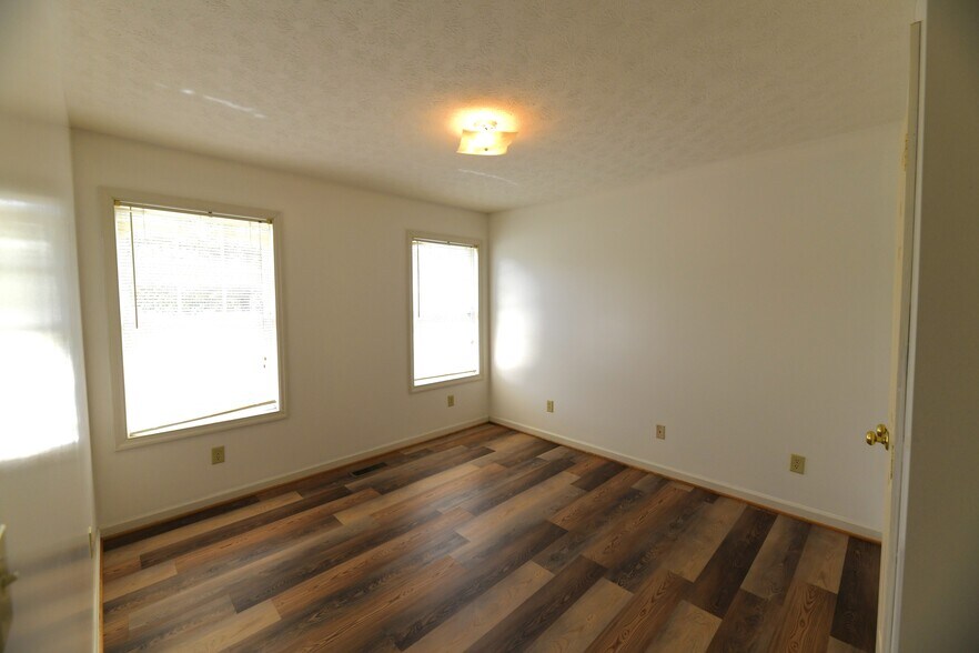 More Photos Of 3226 Cathedral Caverns Rd, Grant Apartments For Sale