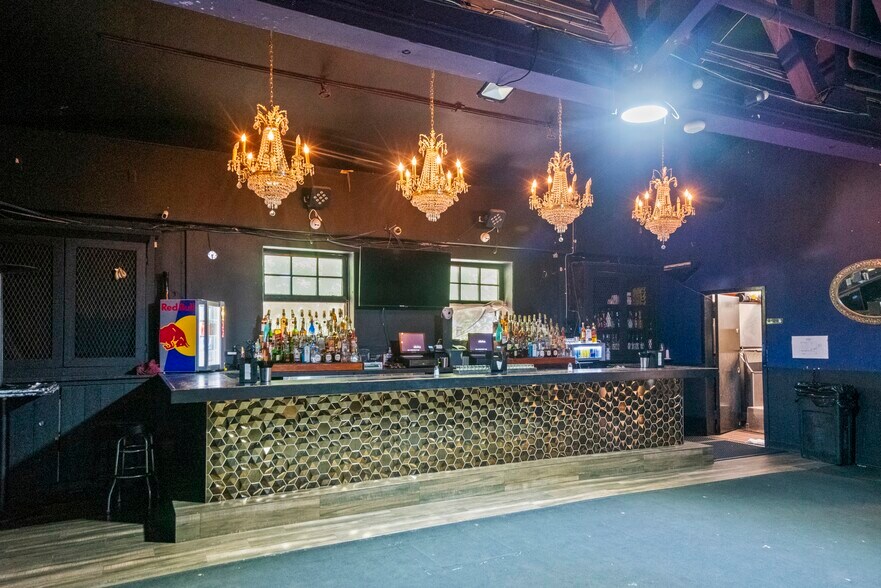 More Photos Of 228 Castro St, Mountain View Bar For Sale