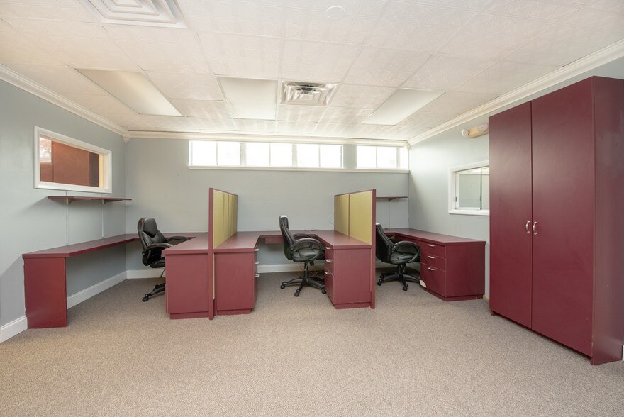 More Photos Of 7430 Tamiami Trl, Sarasota Loft Creative Space For Lease