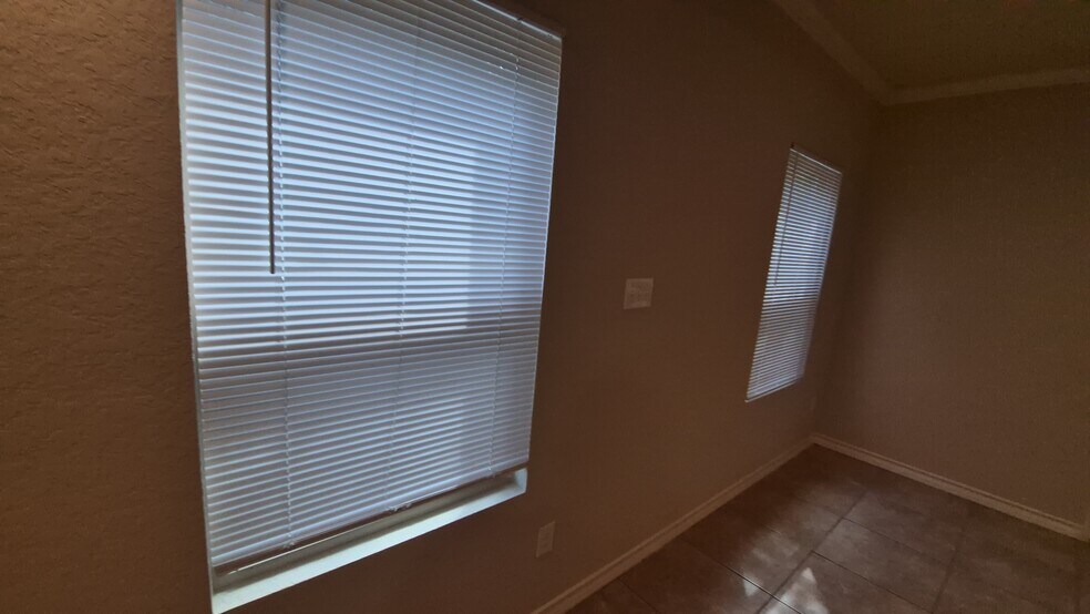 More Photos Of 6866 Lakeview Dr, San Antonio Multifamily For Sale