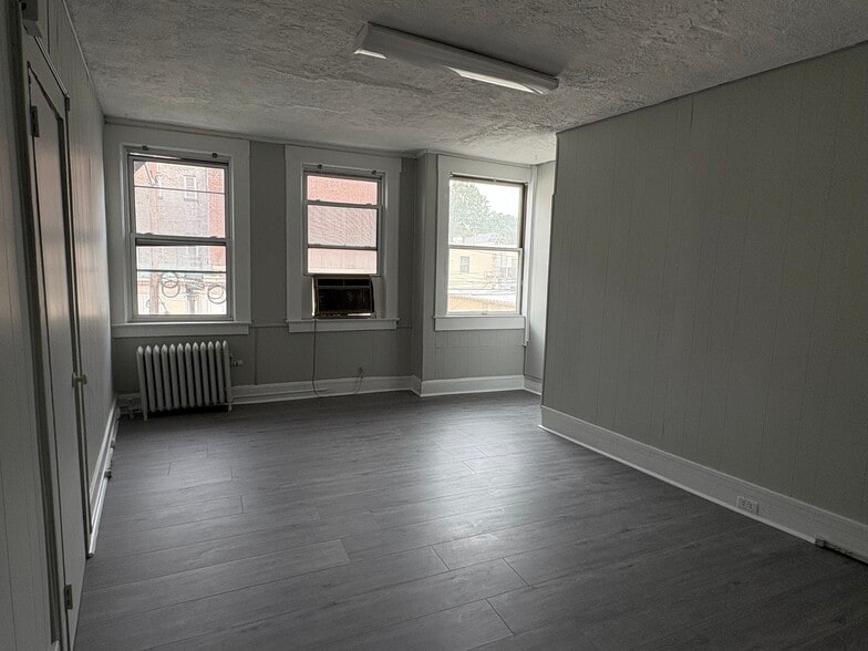 More Photos Of 354 Bloomfield Ave, Caldwell Storefront Retail Office For Lease