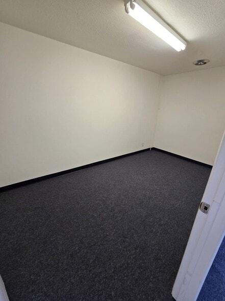 More Photos Of 10282 Trask Ave, Garden Grove Warehouse For Lease