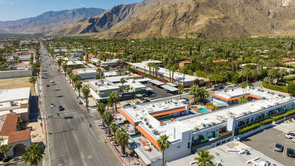 More Photos Of 140 W Via Lola, Palm Springs Hotel For Lease