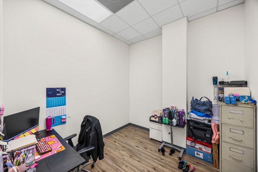 More Photos Of 203 Brand Ln, Stafford Office Residential For Sale
