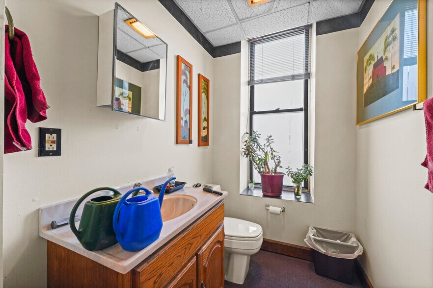 More Photos Of 132-134 S Swan St, Albany Office Residential For Sale