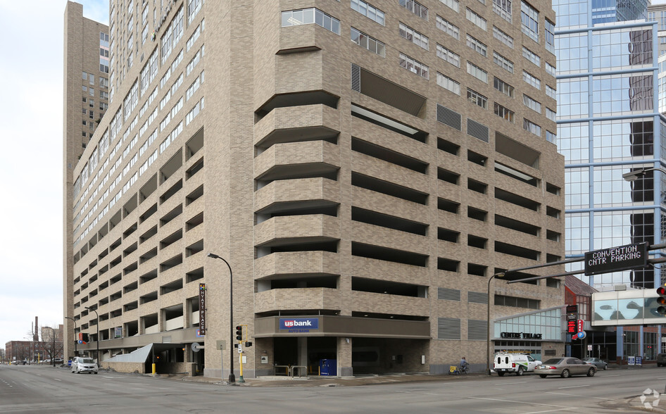 Primary Photo Of 700-700 S 5th Ave, Minneapolis Parking Garage For Lease