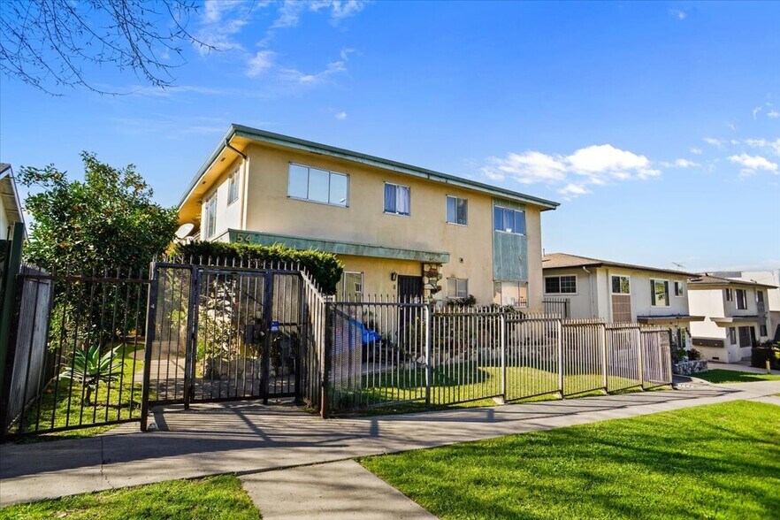 More Photos Of 543 N Ardmore Ave, Los Angeles Multifamily For Sale
