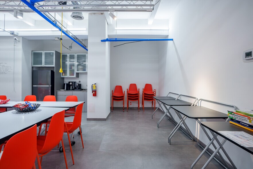 More Photos Of 2450 Hollywood Blvd, Hollywood Loft Creative Space For Sale