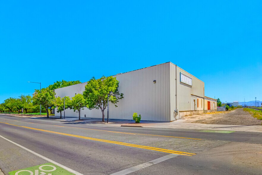 More Photos Of 630 S 7th St, Grand Junction Warehouse For Lease