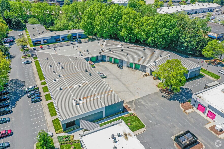 More Photos Of 4301 Stuart Andrew Blvd, Charlotte Light Distribution For Lease