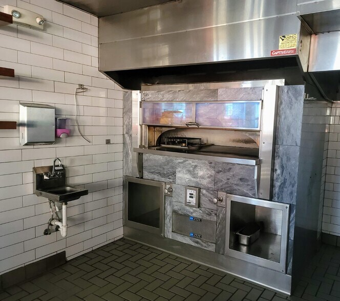 More Photos Of 2900-2920 W 25th Ave, Denver Restaurant For Lease