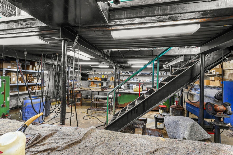 More Photos Of 3422 Flushing Rd, Flint Auto Repair For Sale