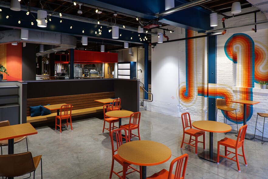 More Photos Of 552 E Market St, Louisville Office For Lease