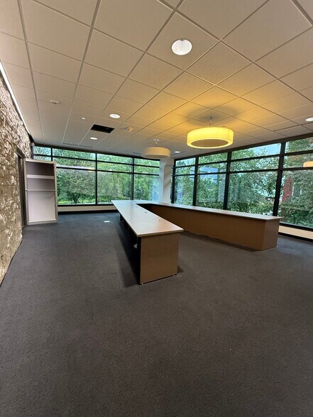 More Photos Of 215 Riverfront Ter, Eau Claire Office For Lease