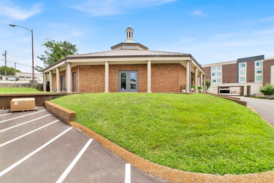 More Photos Of 7110 Town Center Way, Brentwood Office For Sale