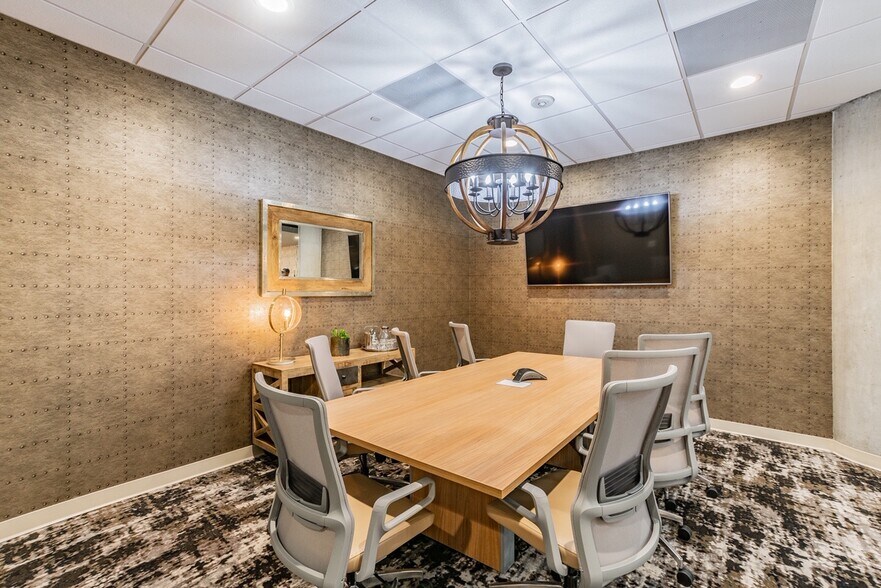 More Photos Of 400 N Ashley Dr, Tampa Coworking Space