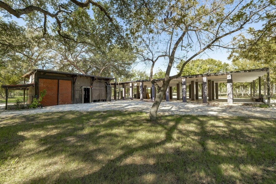 More Photos Of 1030 County Road 279, Liberty Hill Hotel For Sale