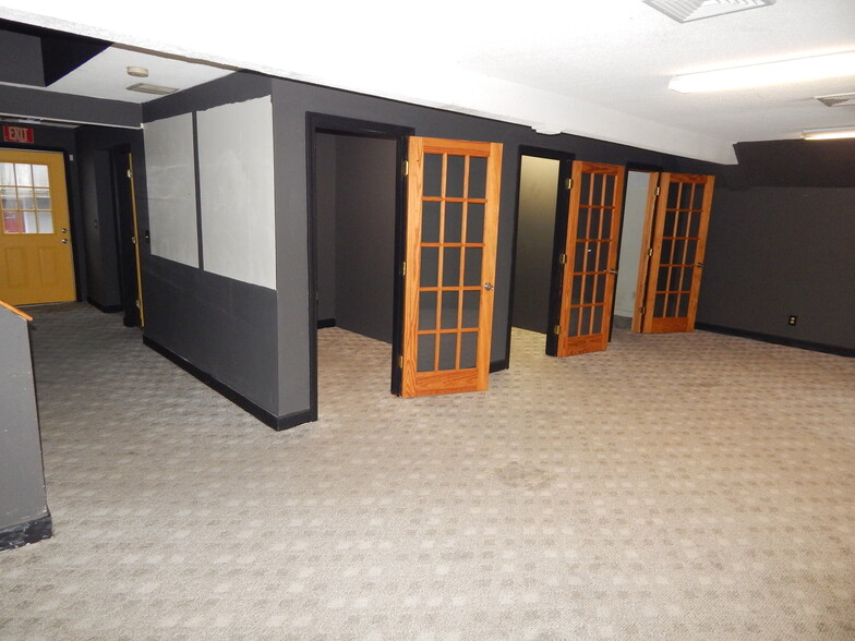 More Photos Of 83 Main St, Deep River General Retail For Lease