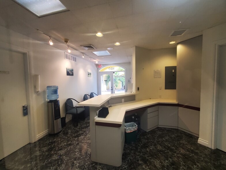 More Photos Of 461-481 E Hillsboro Blvd, Deerfield Beach Office For Lease