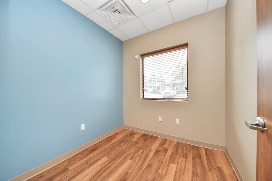 More Photos Of 3521 Town Center Blvd, Sugar Land Medical For Lease