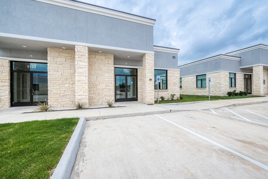 More Photos Of 26717 Westheimer Pky, Katy Medical For Sale