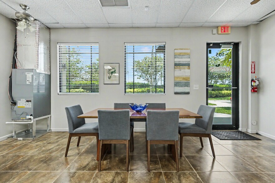More Photos Of 10600 Griffin Rd, Cooper City Office For Lease