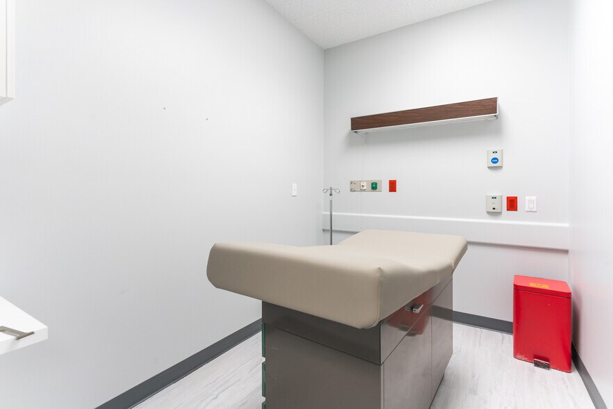 More Photos Of 11360 Pembrooke Sq, Waldorf Medical For Lease