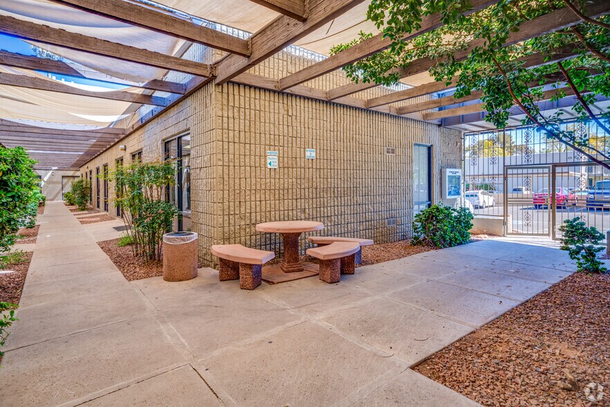 More Photos Of 1526 W Glendale Ave, Phoenix Medical For Lease
