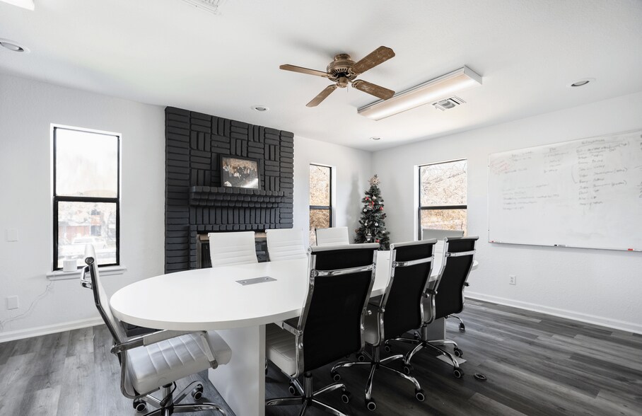 More Photos Of 5415 Lost Ln, San Antonio Medical For Sale