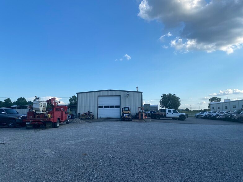 More Photos Of 333 Maddox-simpson Pky, Lebanon Warehouse For Lease