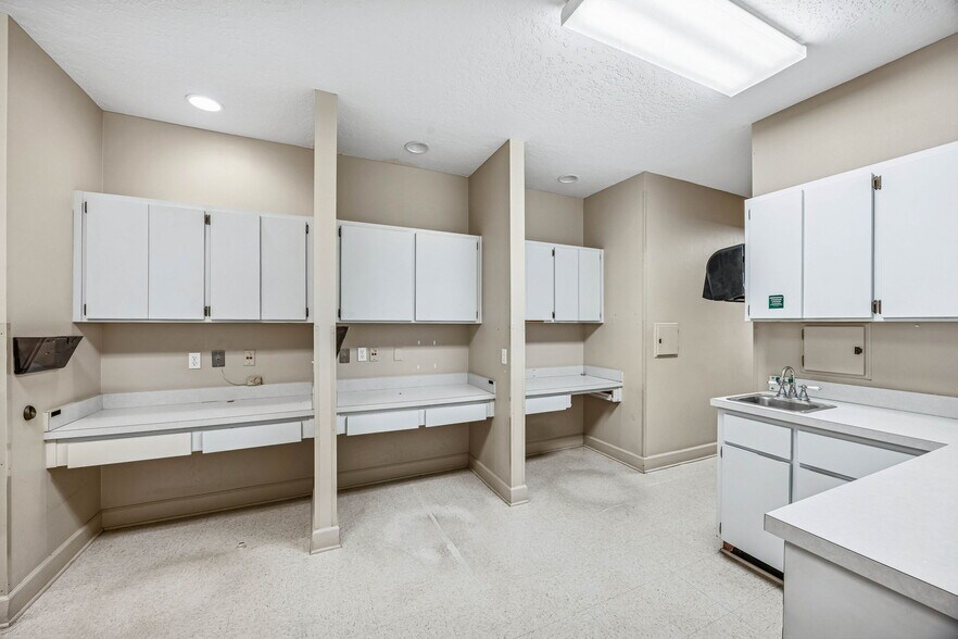 More Photos Of 1888 14th St S, Fernandina Beach Office For Lease