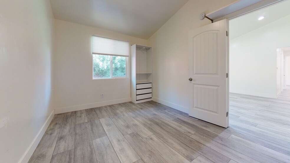 More Photos Of 5270-72 Manhasset Dr @ Redding Dr, San Diego Apartments For Sale