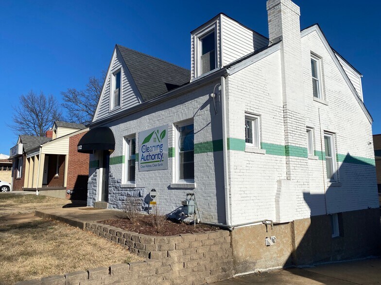 More Photos Of 4142 Crescent Dr, Saint Louis Medical For Sale