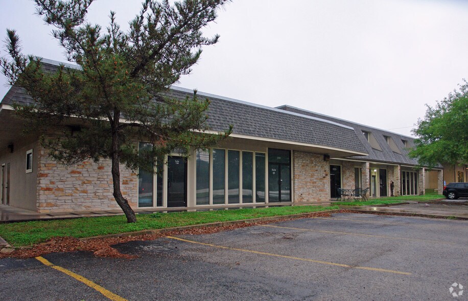 More Photos Of 8305 Hwy 71 W, Austin Storefront Retail Office For Lease